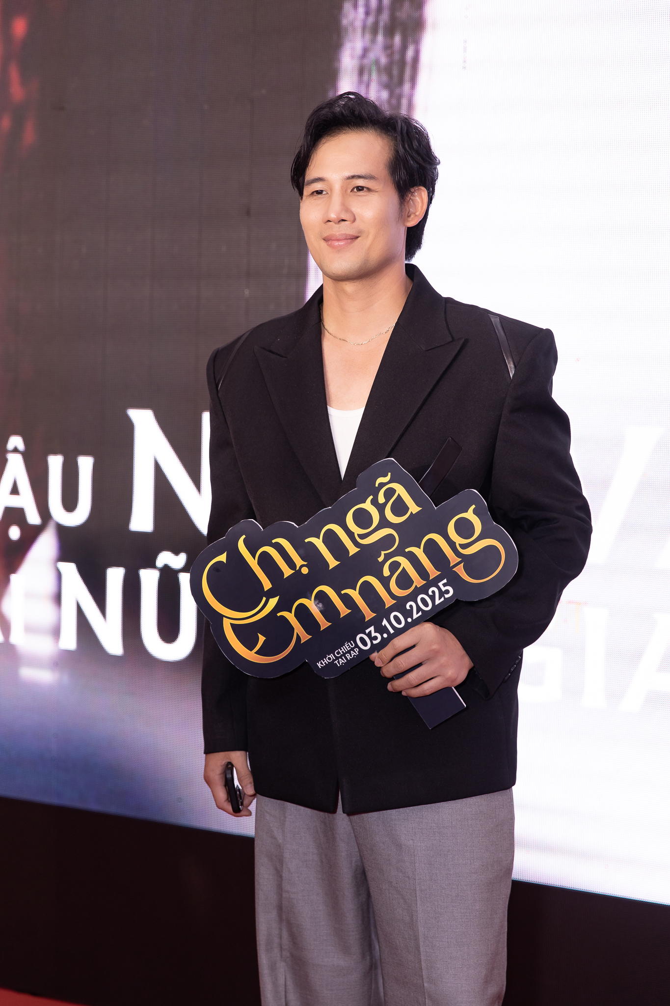 Thảm đỏ hot nhất hôm nay: Em gái Trấn Thành khoe dáng khác lạ, Lệ Quyên - Lâm Bảo Châu