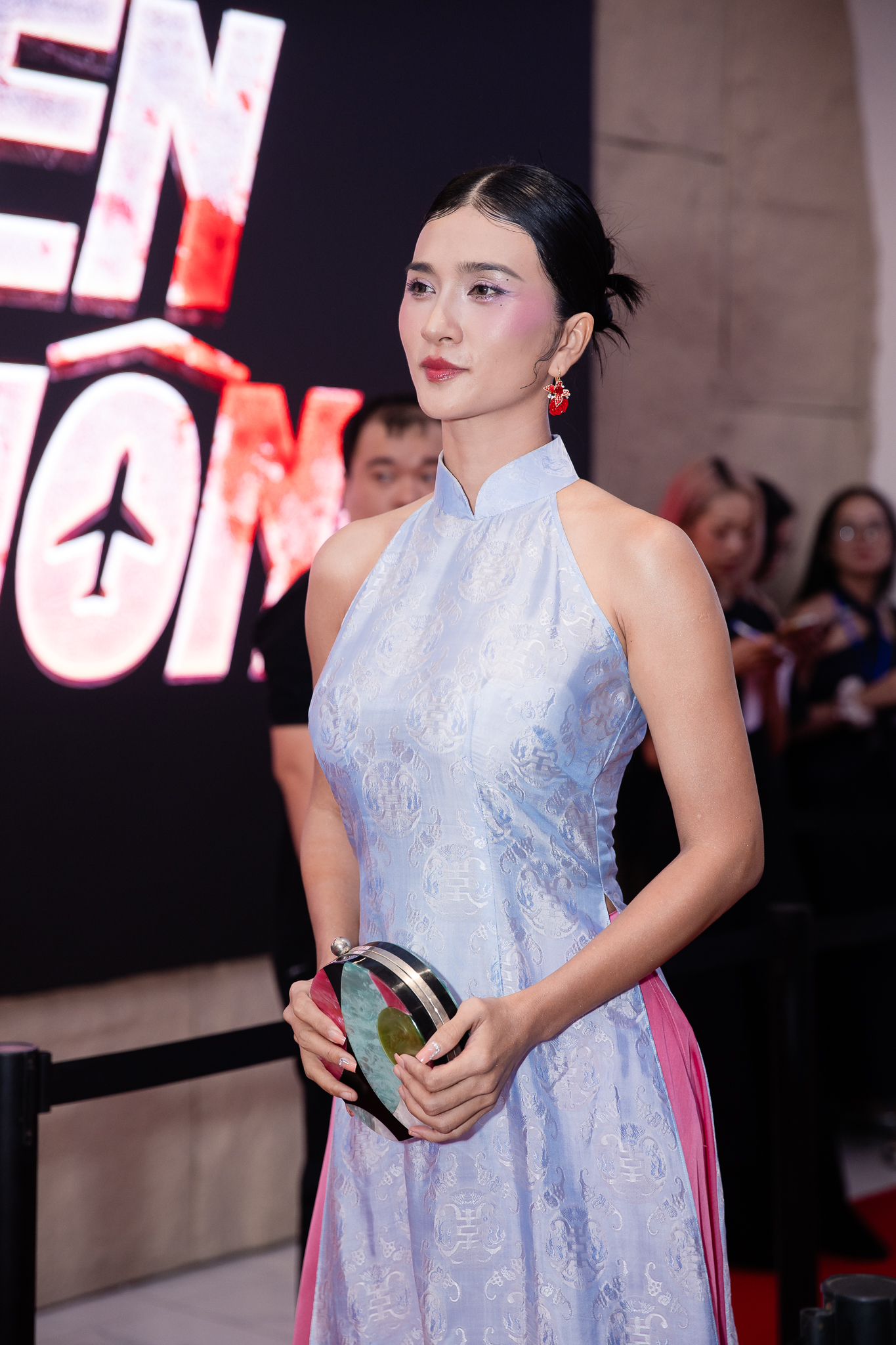 Siêu thảm đỏ hot nhất hôm nay: Minh Hằng - Lý Nhã Kỳ đọ sắc nét căng, dàn sao Mưa Đỏ visual cháy khét mọi khung hình- Ảnh 12.