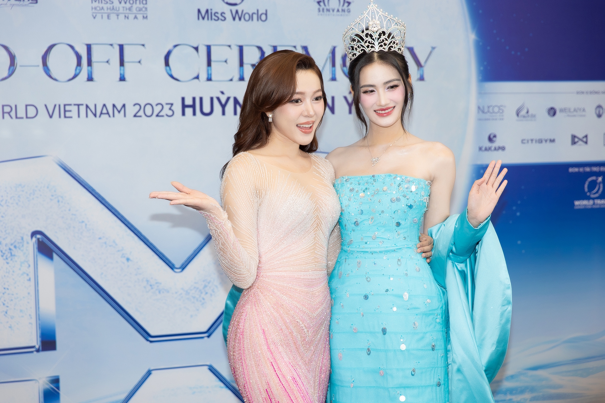 Thảm đỏ hot hôm nay: Tiểu Vy - Quế Anh lên đồ hở đọ sắc căng, Ý Nhi chiếm spotlight trong ngày vắng bạn trai- Ảnh 8.