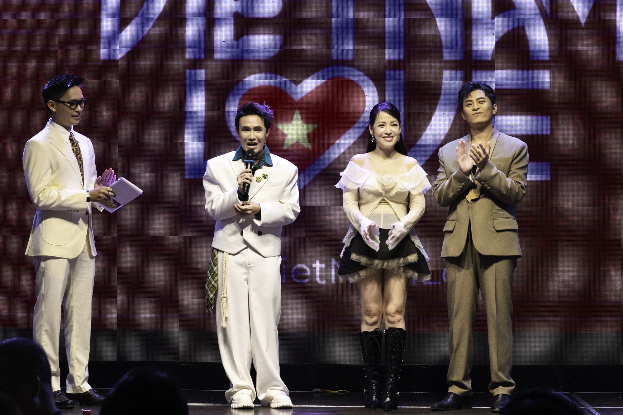 Tóc Tiên - Duy Khánh - Puka và dàn sao cùng lan toả tinh thần tự hào: Nếu có kiếp sau tôi vẫn muốn là người Việt Nam!- Ảnh 7. Tóc Tiên - Duy Khánh - Puka và dàn sao cùng lan toả tinh thần tự hào: Nếu có kiếp sau tôi vẫn muốn là người Việt Nam!- Ảnh 7.