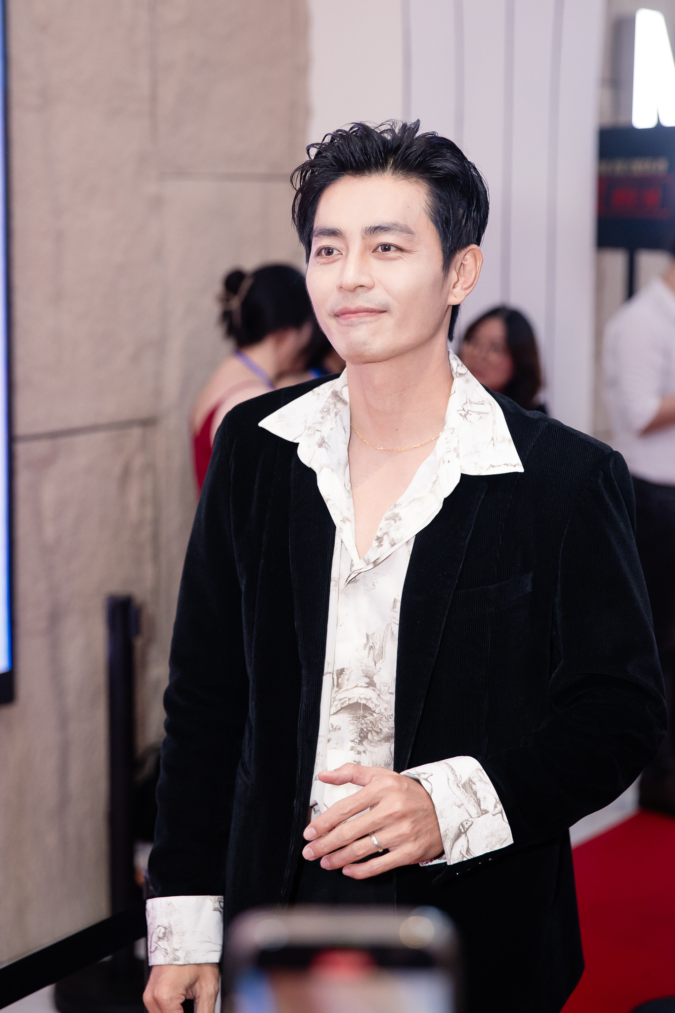 Siêu thảm đỏ hot nhất hôm nay: Minh Hằng - Lý Nhã Kỳ đọ sắc nét căng, dàn sao Mưa Đỏ visual cháy khét mọi khung hình- Ảnh 20.