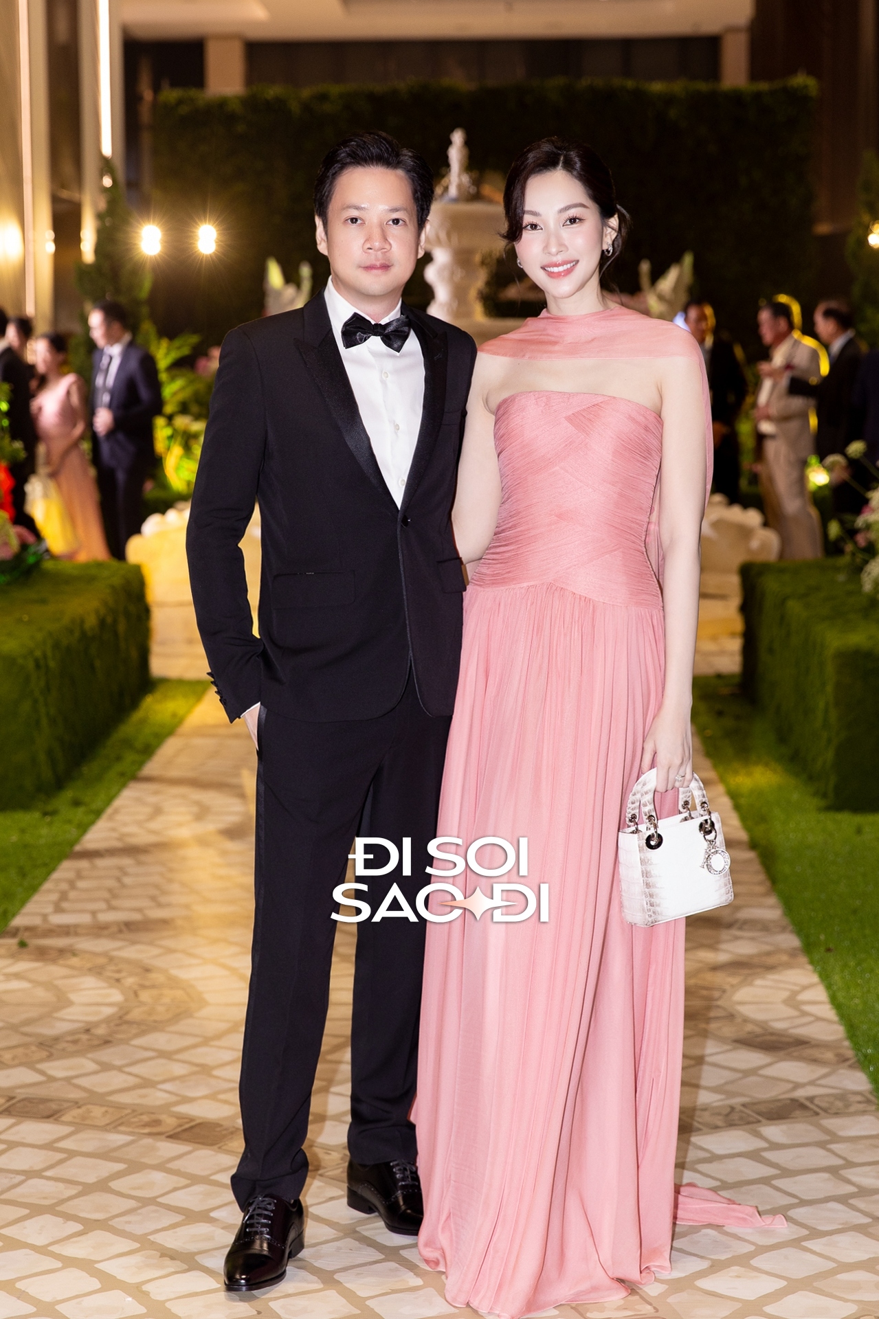 Đặng Thu Thảo hiếm hoi lộ diện trong đám cưới Tiên Nguyễn: Nhan sắc này xứng danh