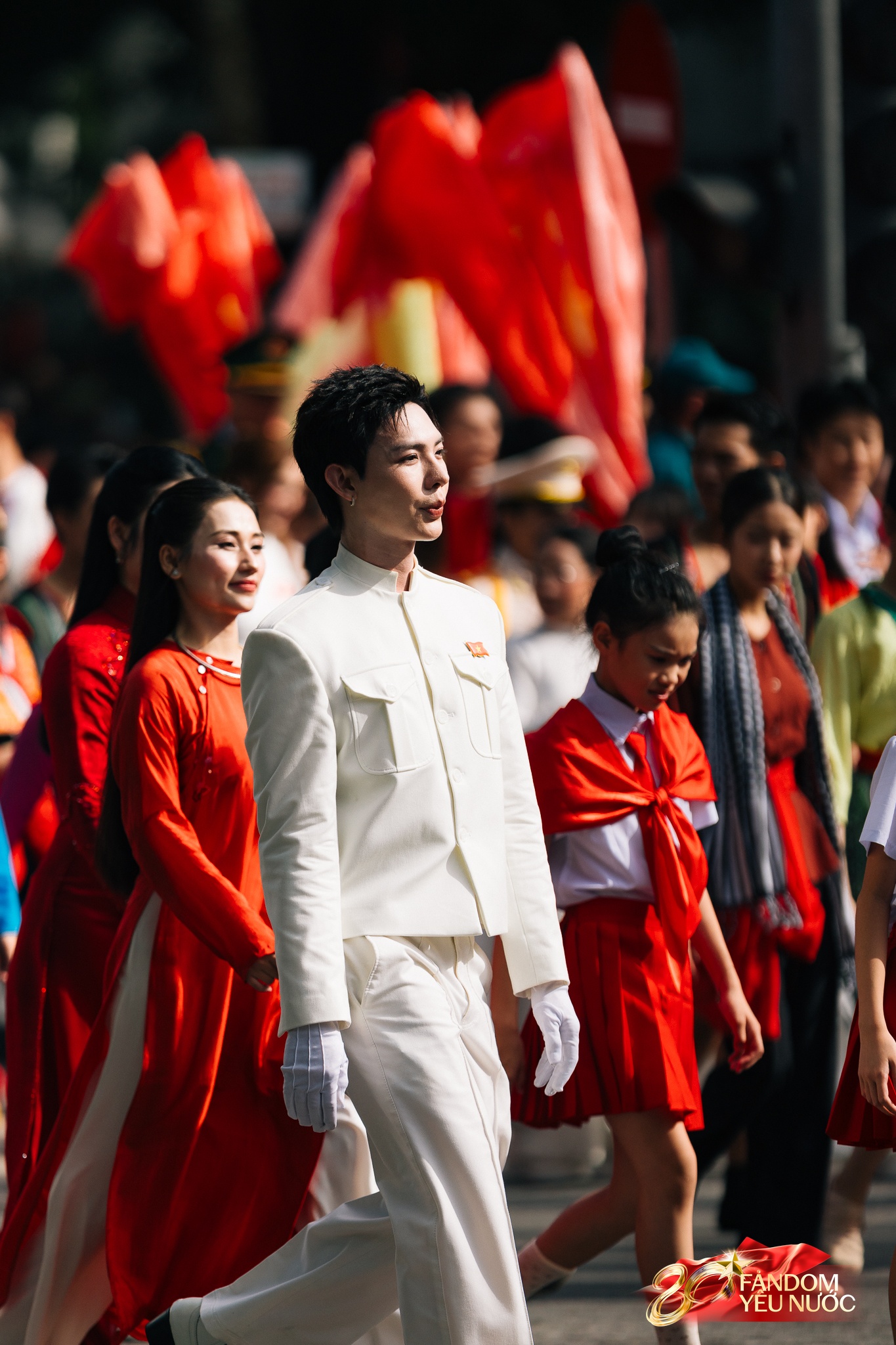 Ảnh nét căng và clip trọn vẹn Khối nghệ sĩ diễu hành 2/9: Quá đẹp, quá rạng rỡ, quá tự hào!- Ảnh 17.