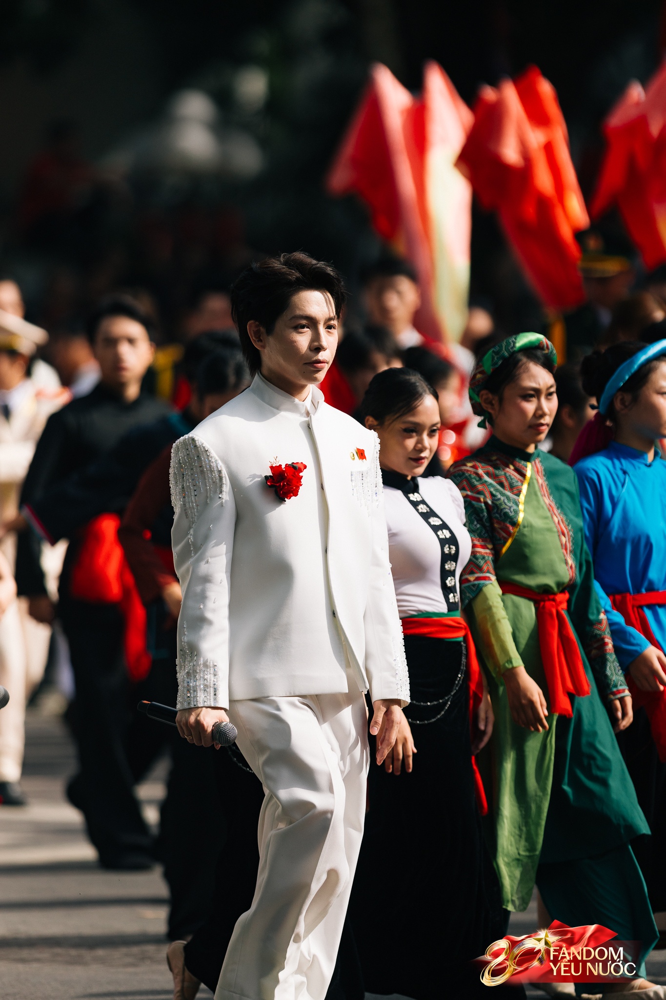 Ảnh nét căng và clip trọn vẹn Khối nghệ sĩ diễu hành 2/9: Quá đẹp, quá rạng rỡ, quá tự hào!- Ảnh 15.