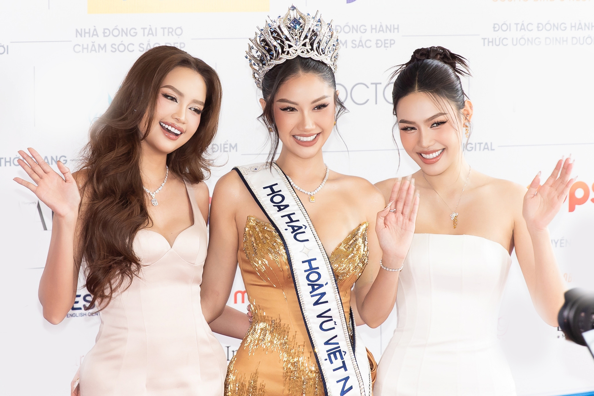 CEO Bảo Hoàng lên tiếng nghi vấn Miss Cosmo bị Miss Universe chèn ép- Ảnh 4.