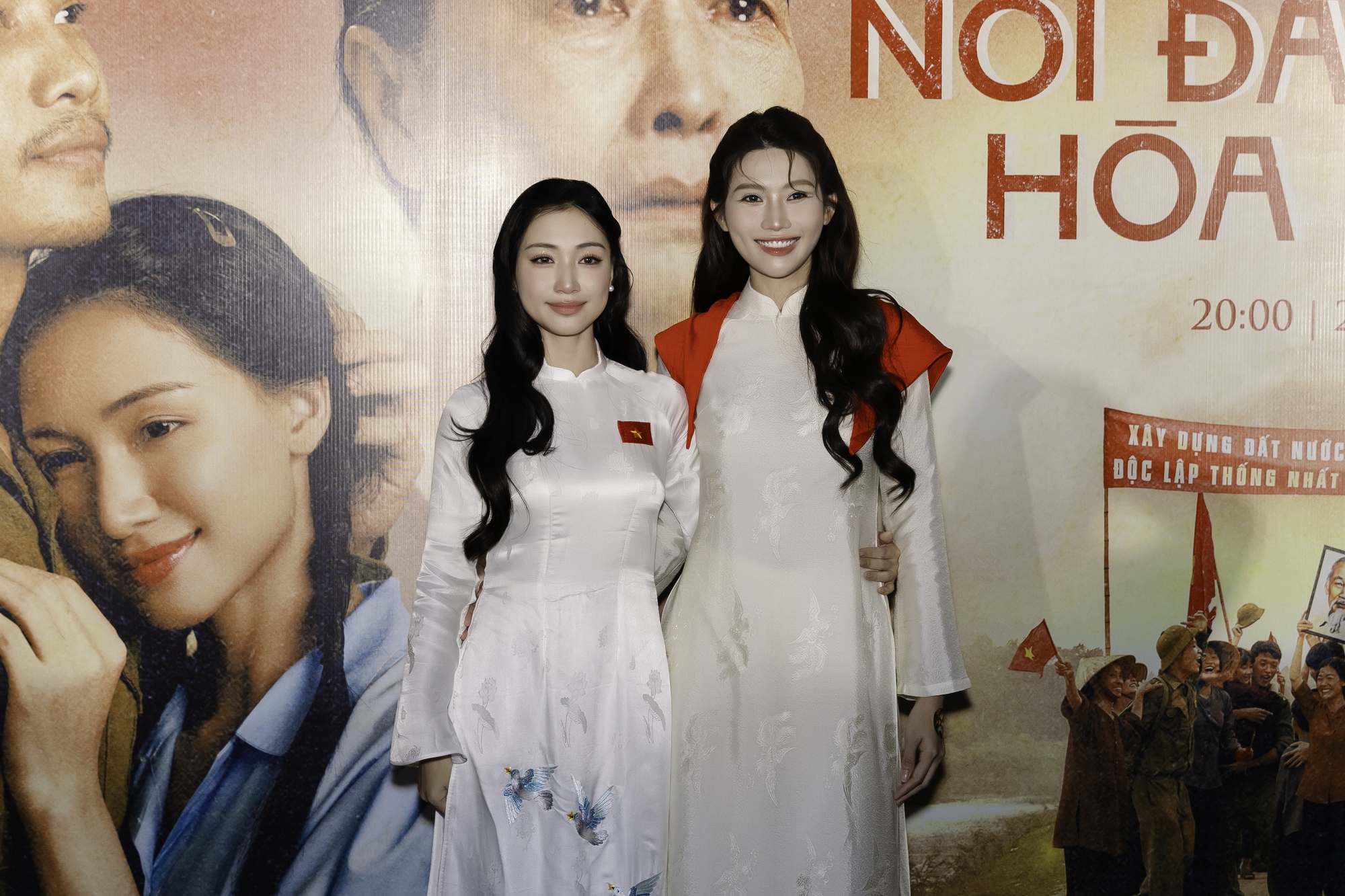 Chi Pu, Tiểu Vy, MONO... chia sẻ mất mát với Hòa Minzy giữa sự kiện, nữ ca sĩ bật khóc trong vòng tay gia đình Hoa Dâm Bụt- Ảnh 24. Chi Pu, Tiểu Vy, MONO... chia sẻ mất mát với Hòa Minzy giữa sự kiện, nữ ca sĩ bật khóc trong vòng tay gia đình Hoa Dâm Bụt- Ảnh 24.