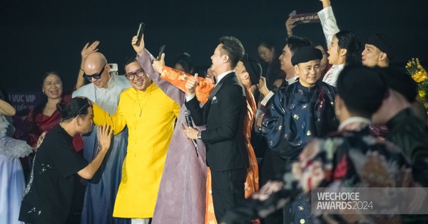 Anh Trai Vượt Ngàn Chông Gai chính thức ẵm giải Show giải trí của năm tại WeChoice Awards 2024 29 Anh Trai Vượt Ngàn Chông Gai chính thức ẵm giải Show giải trí của năm tại WeChoice Awards 2024 k147r57274 1736704590341 1736704590467272803791 67 0 486 800 crop 17367047499671207209680jpg