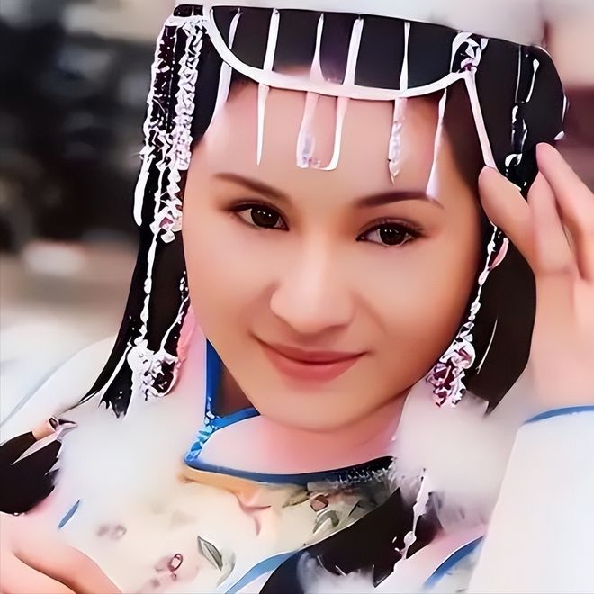 Chấn động: Nữ diễn viên tung 20 clip nóng với 30