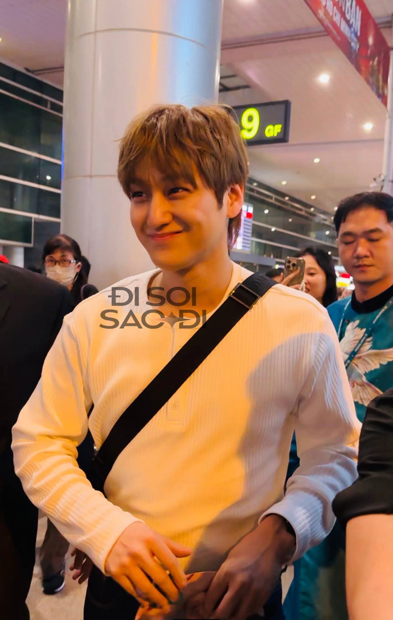 "Chàng gốm" Kim Bum khoe visual “3 không” đẹp đỉnh trên sân khấu Việt Nam, visual sau 16 năm không đổi! k2 1756400456202 175640045765717 17564422580491352678473 1756445362323 1756445362701226083153