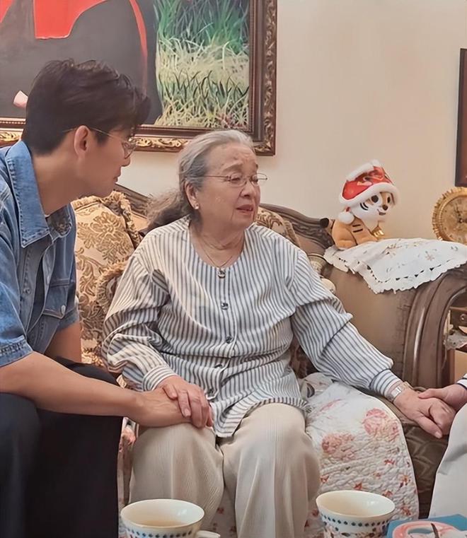 “Dung ma ma” bị công chúng căm ghét, ném trứng thối giờ ra sao?- Ảnh 7.