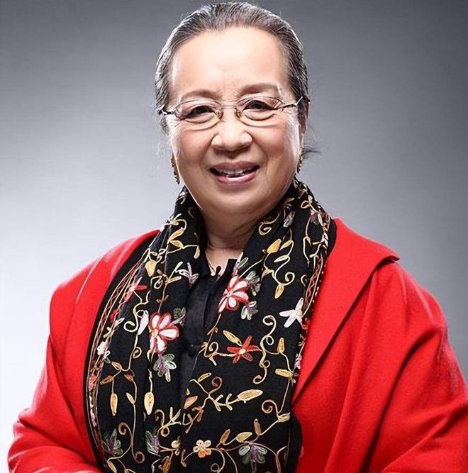 “Dung ma ma” bị công chúng căm ghét, ném trứng thối giờ ra sao?- Ảnh 4.