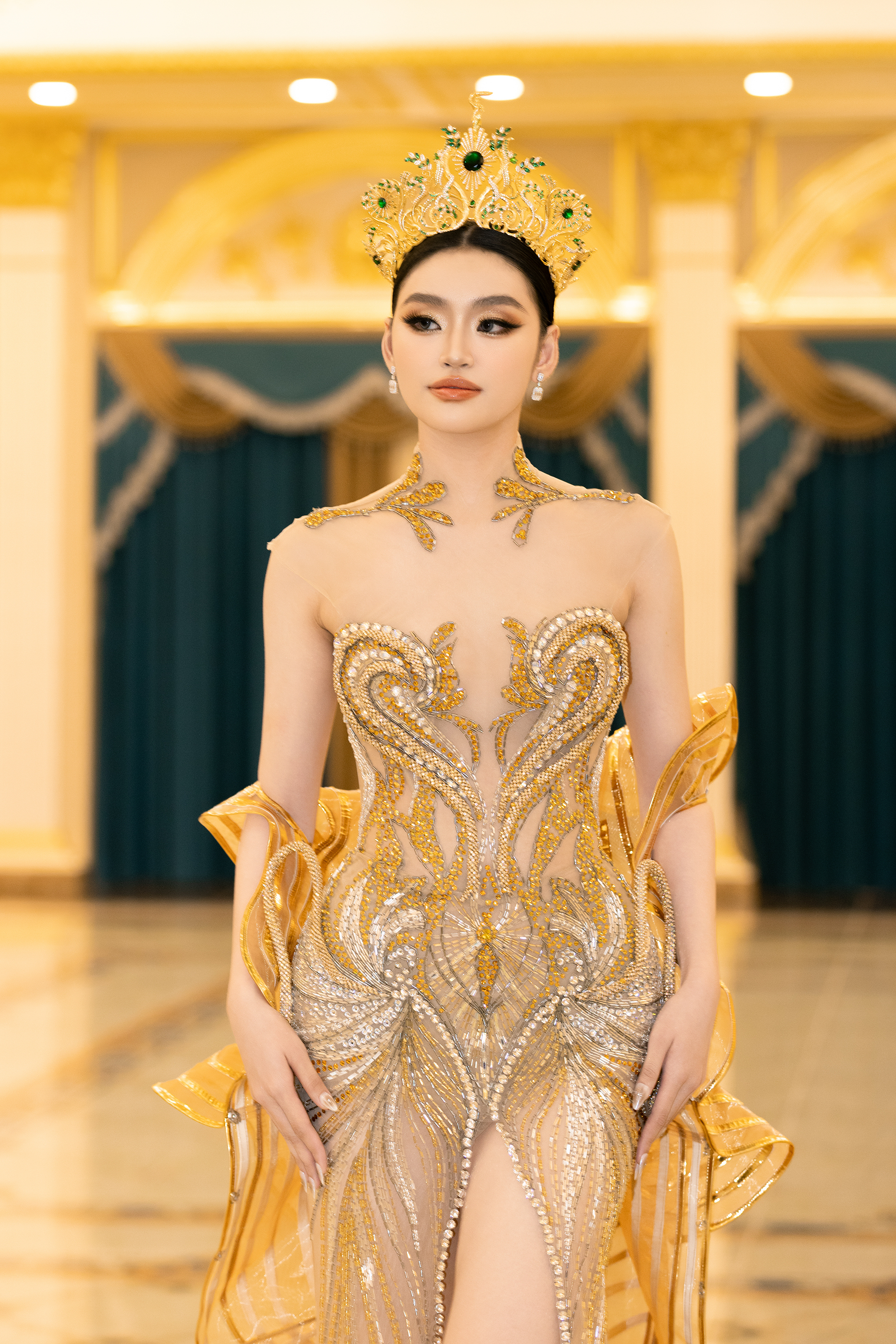 Hoa hậu Hòa bình Việt Nam 2025 Yến Nhi mang gì đi thi quốc tế?- Ảnh 1.