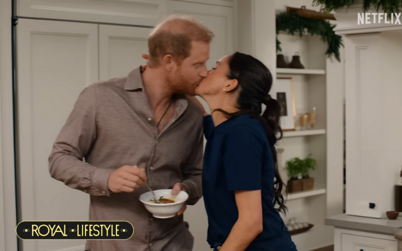 “Meghan Markle khoe thư Giáng sinh của Archie - Lilibet: Không xin quà, chỉ dặn ‘ông già Noel đi đường bình an’”- Ảnh 1.