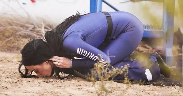 Màn "du hành vũ trụ" hơn 10 phút của Katy Perry: Lady Gaga và dàn sao Hollywood "đăng đàn" mỉa mai khắp MXH 26 Màn "du hành vũ trụ" hơn 10 phút của Katy Perry: Lady Gaga và dàn sao Hollywood "đăng đàn" mỉa mai khắp MXH katyperrykissinggroundblueo 17446873030061499412839 1744695782017 174469578262740739627 53 0 446 750 crop 17446960311222023203330jpg