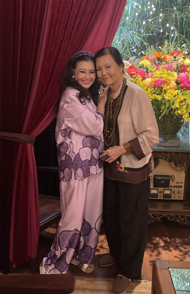 Ba minh tinh điện ảnh U90 hội tụ, 2 người là NSND- Ảnh 1. Ba minh tinh điện ảnh U90 hội tụ, 2 người là NSND- Ảnh 1.