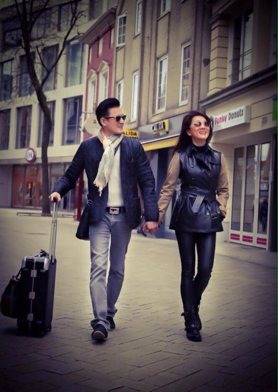 Nữ nghệ sĩ Việt sống ở biệt thự thuộc khu giàu nhất Nam California, 60 tuổi vẫn trẻ đẹp như 30- Ảnh 3.