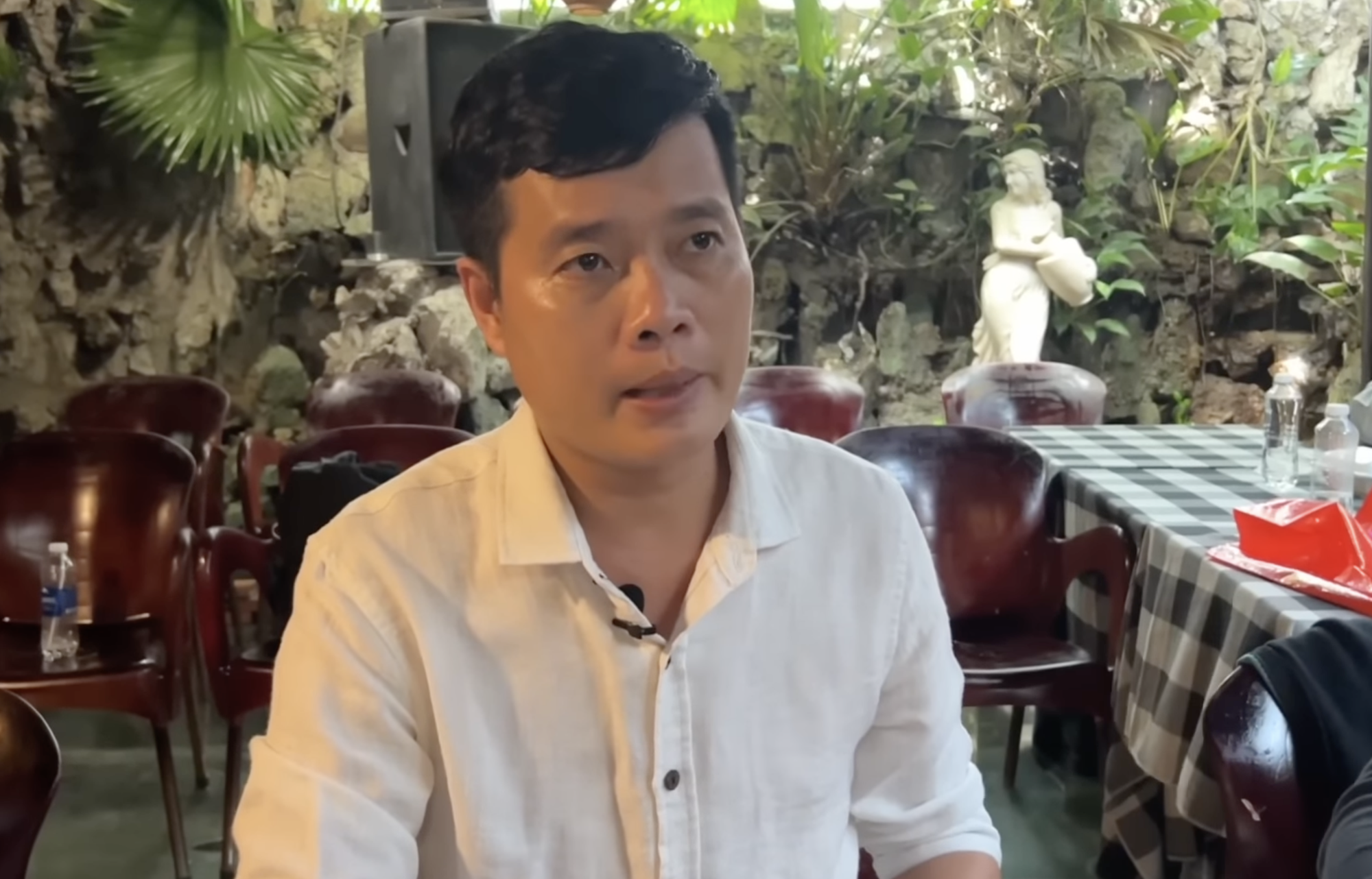 Nam đạo diễn thu nhập mỗi tháng 1 tỷ đồng, có dãy nhà trọ 500m2: Xin bố vợ từng trái ớt, nước mắm, bột giặt- Ảnh 1. Nam đạo diễn thu nhập mỗi tháng 1 tỷ đồng, có dãy nhà trọ 500m2: Xin bố vợ từng trái ớt, nước mắm, bột giặt- Ảnh 1.