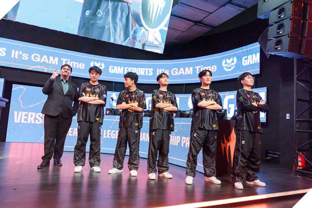 Nguoi Ham Mo Tung Bung Chao Don Tran Chung Ket Tong LCP 2025 Giai Doan Giua Mua 2 Kẻ thách thức vĩ đại GAM Esports đã sẵn sàng