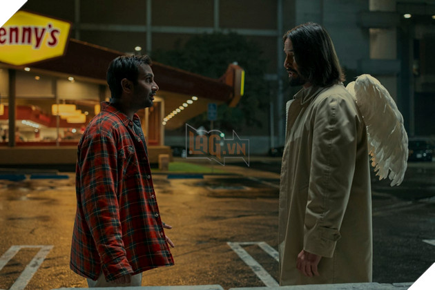 Hình ảnh tạo hình của sao nam Keanu Reeves trong phim Good Fortune.