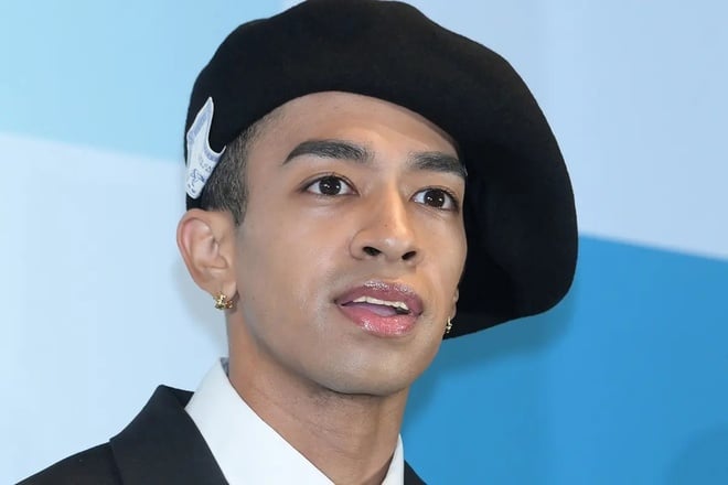 Nam ca sĩ 1996 bị bắt vì khỏa thân nơi công cộng- Ảnh 4.