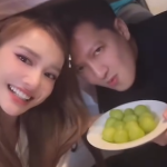 Camera bắt cận Nhã Phương và Trường Giang có hành động lạ lùng trong đêm giao thừa, biết lý do mới bất ngờ key phong xanh chuyen canh trong chuong trinh tin tuc thoi su01583001still145 1735709912575635595696 17 0 1022 1920 crop 17357100640561316555857png