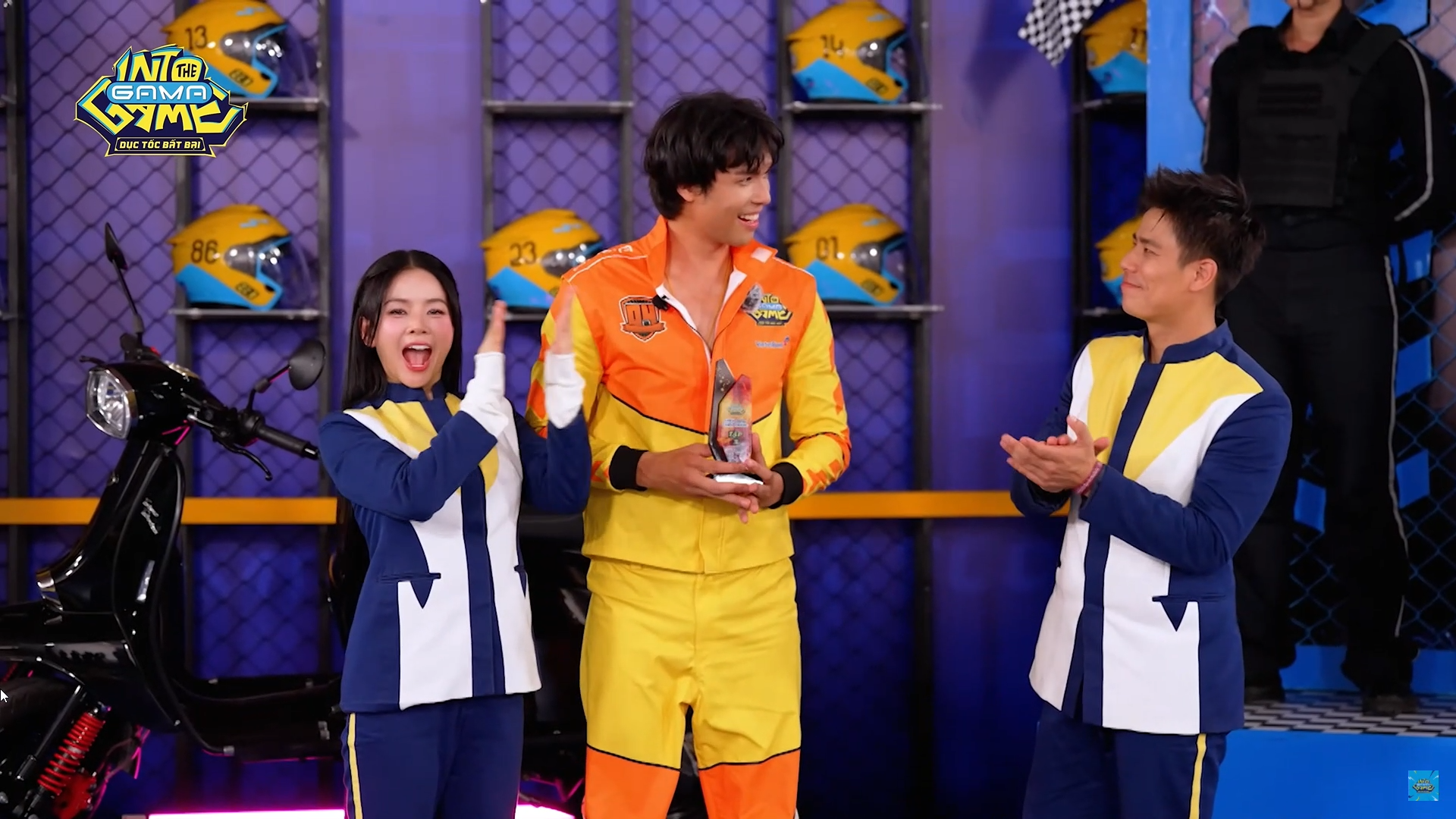 Căng nhất sóng truyền hình: 1 người đẹp liếc xéo vì không phục, tình cũ ViruSs nghi