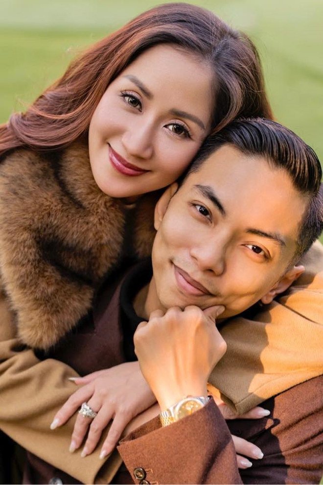 khanh-thi-14-1749373297-819-width660height990 Mối tình lệch tuổi của Khánh Thi - Phan Hiển từ tranh cãi đến hôn nhân viên mãn - 14