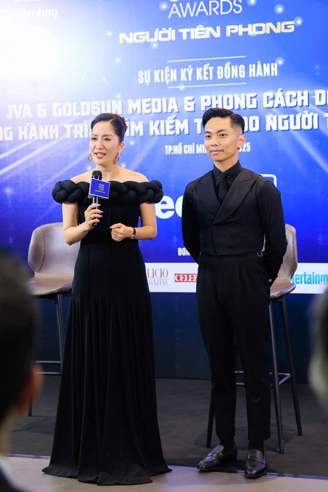 khanh-thi-16-1749373297-625-width660height990 Mối tình lệch tuổi của Khánh Thi - Phan Hiển từ tranh cãi đến hôn nhân viên mãn - 16