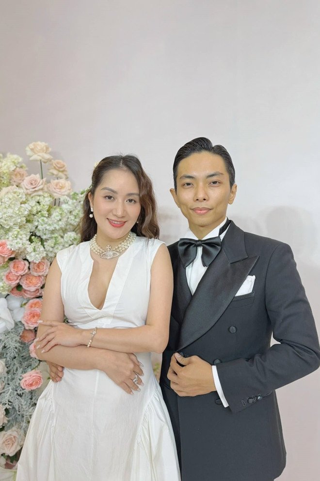 khanh-thi-7-1749373223-285-width660height990 Mối tình lệch tuổi của Khánh Thi - Phan Hiển từ tranh cãi đến hôn nhân viên mãn - 7