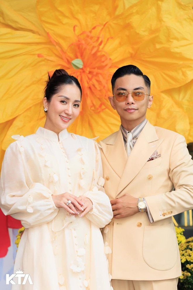 khanh-thi-8-1749373224-485-width660height990 Mối tình lệch tuổi của Khánh Thi - Phan Hiển từ tranh cãi đến hôn nhân viên mãn - 8