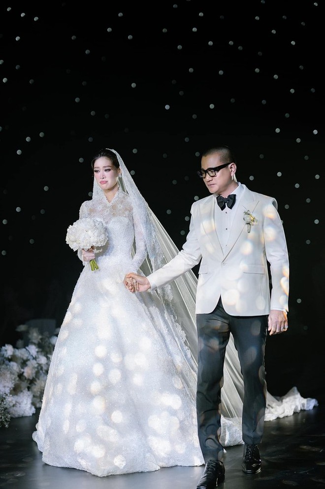 Hoa hậu Khánh Vân mang thai sau 6 tháng kết hôn với chồng hơn 17 tuổi?- Ảnh 5.