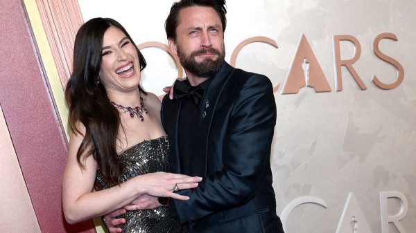 Kieran Culkin Có Nhiều Hơn Bức Tượng Vàng Khi Ẵm Giải Nam Phụ Xuất Sắc Nhất Tại Oscar 2025 kierab culkin3 skkxjpg