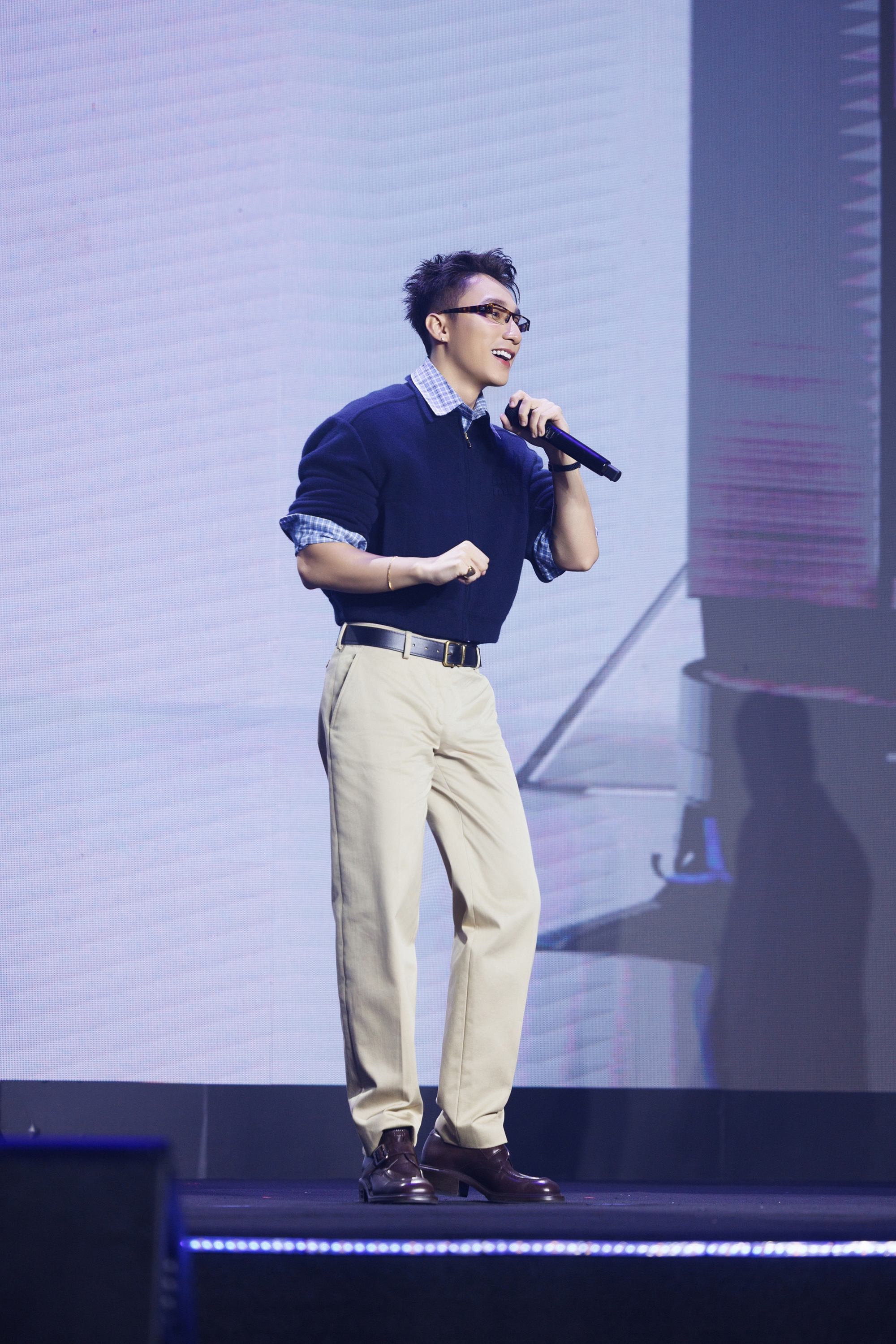 Thì ra Sơn Tùng ngoài đời thật thế này- Ảnh 2.