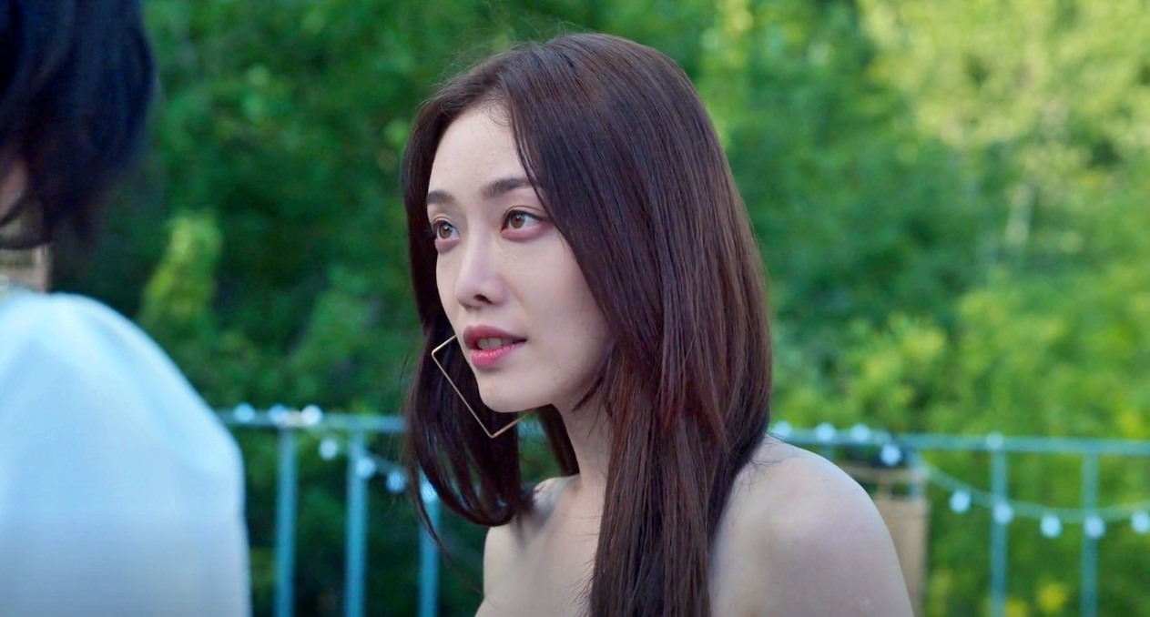 Ai cấm mỹ nhân này đóng phim giùm với: Đã hung hăng còn gian dối, bị cả nước tẩy chay vẫn ngang nhiên tái xuất- Ảnh 1. Ai cấm mỹ nhân này đóng phim giùm với: Đã hung hăng còn gian dối, bị cả nước tẩy chay vẫn ngang nhiên tái xuất- Ảnh 1.