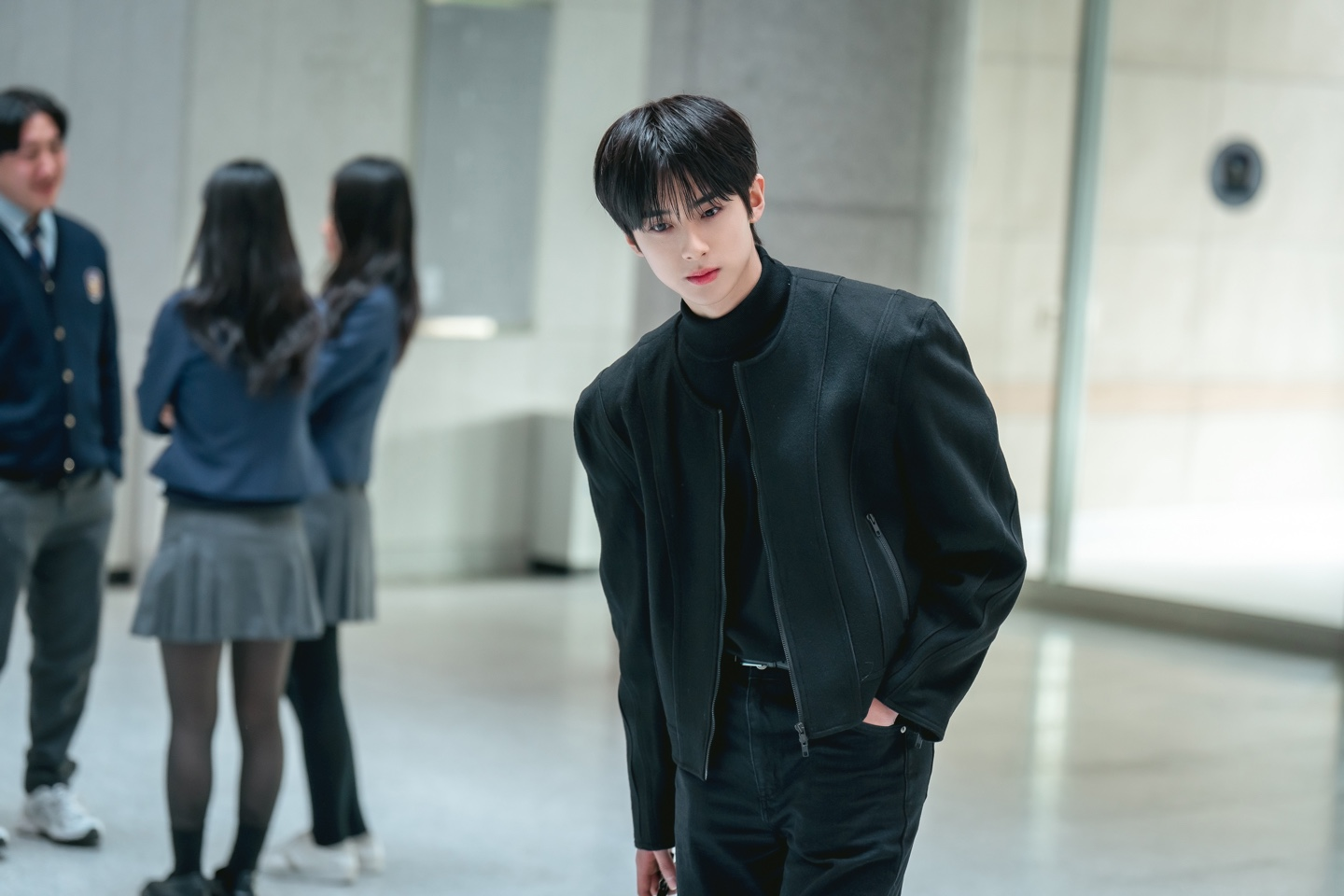 Thiếu gia tài phiệt đang cực hot vì giống cả showbiz: Nhìn thẳng tưởng Cha Eun Woo, ngó ngang lại ra V (BTS)- Ảnh 2.