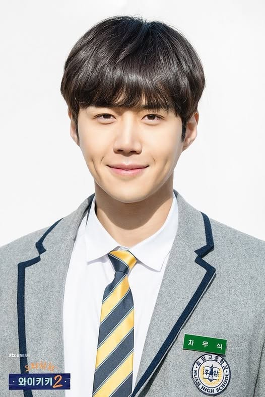 10 nam thần học đường đẹp nhất Hàn Quốc: Lee Min Ho bét bảng, hạng 1 nhan sắc xứng tầm báu vật- Ảnh 9. 10 nam thần học đường đẹp nhất Hàn Quốc: Lee Min Ho bét bảng, hạng 1 nhan sắc xứng tầm báu vật- Ảnh 9.