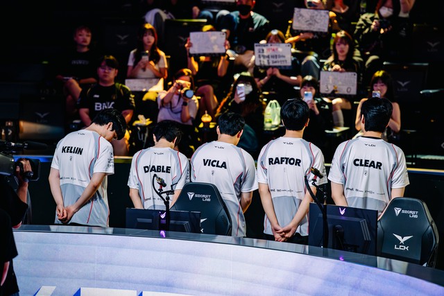 HLV KkOma và Faker bất ngờ được