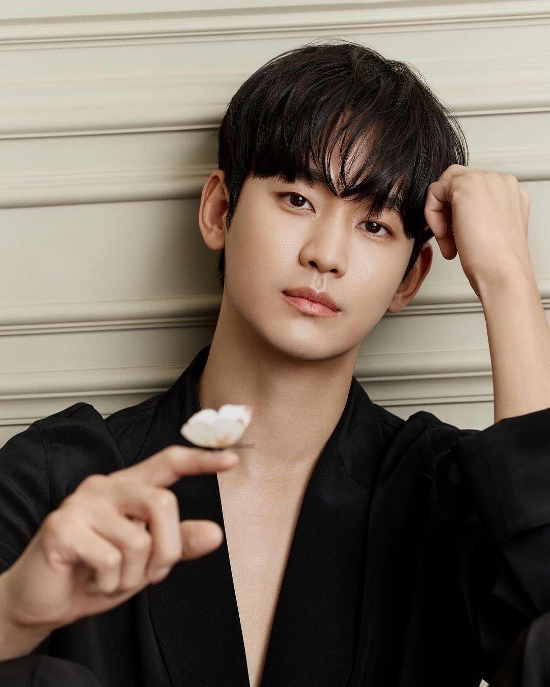 Kim Soo Hyun phản đòn: Bóc thân phận thật của