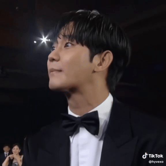 Kim Soo Hyun nhận tin “sét đánh ngang tai”- Ảnh 1.