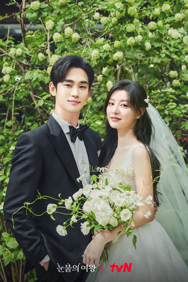 Kim Soo Hyun được chọn còn Kim Ji Won phải Kim Soo Hyun được chọn còn Kim Ji Won phải