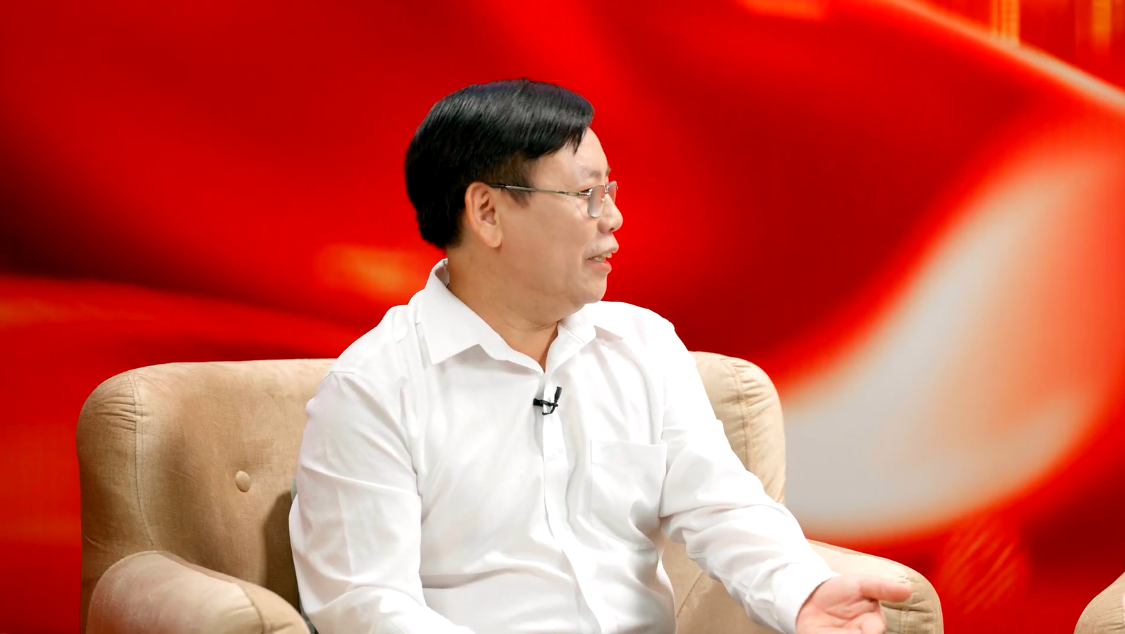 Từ bát bánh đa cua đến VNeID: Xem Pew Pew và Duy Thẩm chỉ cách