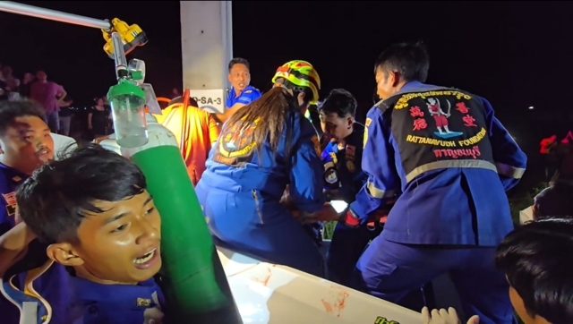 Đi ăn sinh nhật về, gia đình 5 người gặp nạn khiến 3 người tử vong, cứu hộ mở cửa thấy cảnh đau lòng- Ảnh 3.