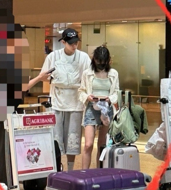 Video gây xôn xao của Kim Yoo Jung và Kim Do Hoon- Ảnh 4. Video gây xôn xao của Kim Yoo Jung và Kim Do Hoon- Ảnh 4.