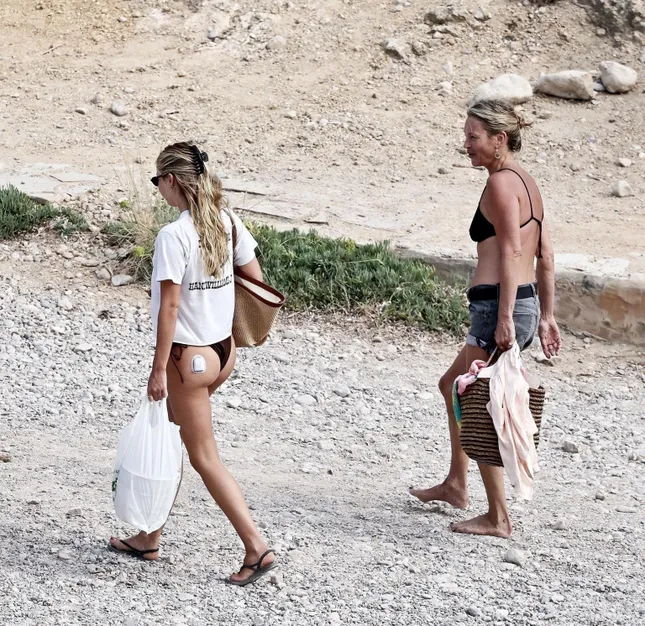 Mặt mộc gây sốc của Kate Moss- Ảnh 5.