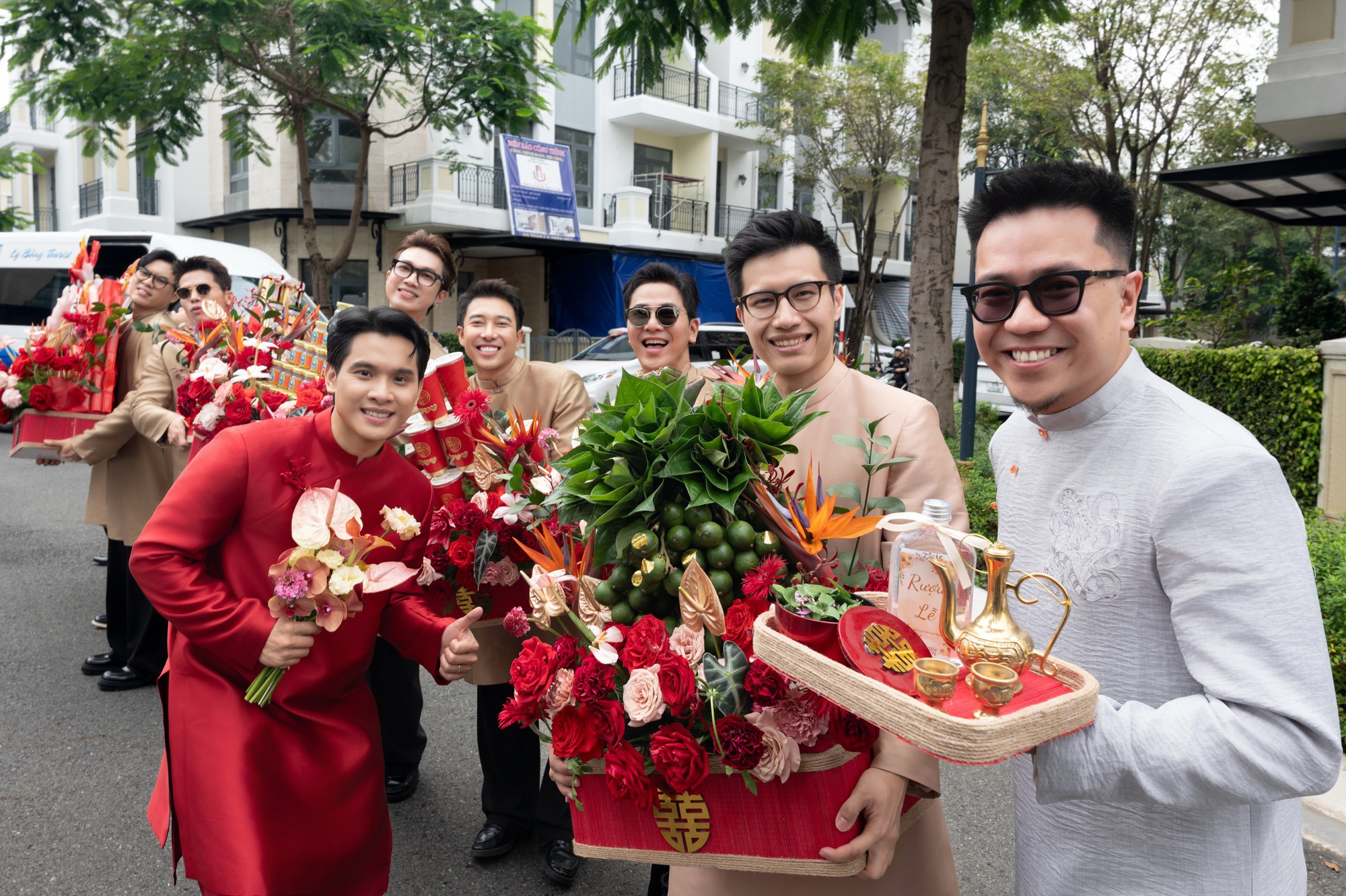 Đám cưới Á hậu Quỳnh Châu: Hé lộ sính lễ nhà thiếu gia, dàn bê tráp toàn người đẹp Vbiz!- Ảnh 1.