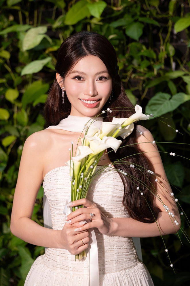 Đám cưới Á hậu Quỳnh Châu: Cô dâu khóc nức nở, dàn Hoa hậu - Á hậu đình đám Vbiz đổ bộ- Ảnh 11.