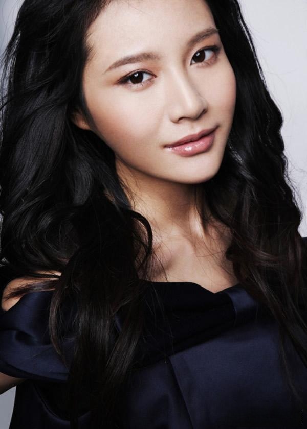 Sao nữ trải qua 400 ngày địa ngục khi làm dâu hào môn, bạc mệnh khi mới 27 tuổi- Ảnh 1. Sao nữ trải qua 400 ngày địa ngục khi làm dâu hào môn, bạc mệnh khi mới 27 tuổi- Ảnh 1.