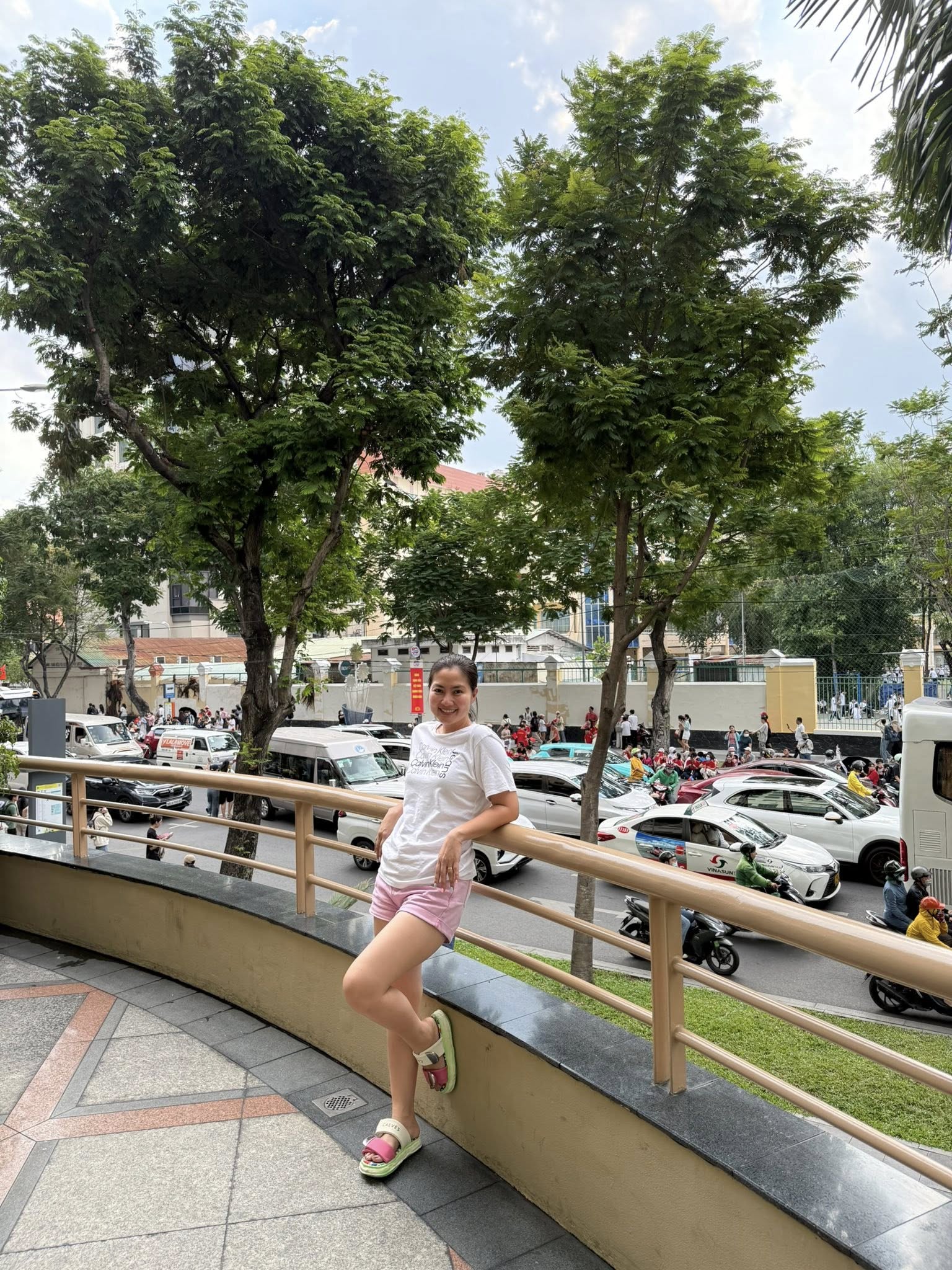 Nhan sắc tuổi 40 của mẹ đơn thân vướng tin đồn cưới ca sĩ Phi Hùng- Ảnh 8.