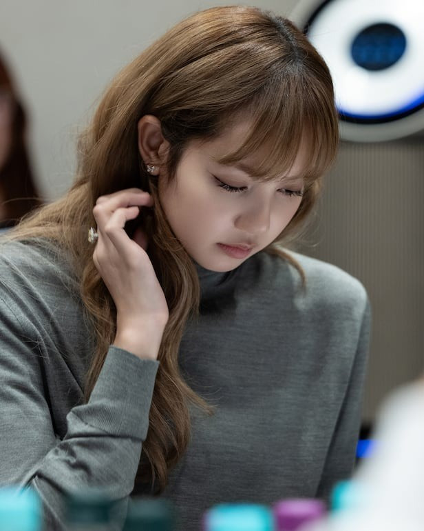 Phim có Lisa (BlackPink) vừa quay đã gây tranh cãi- Ảnh 2.