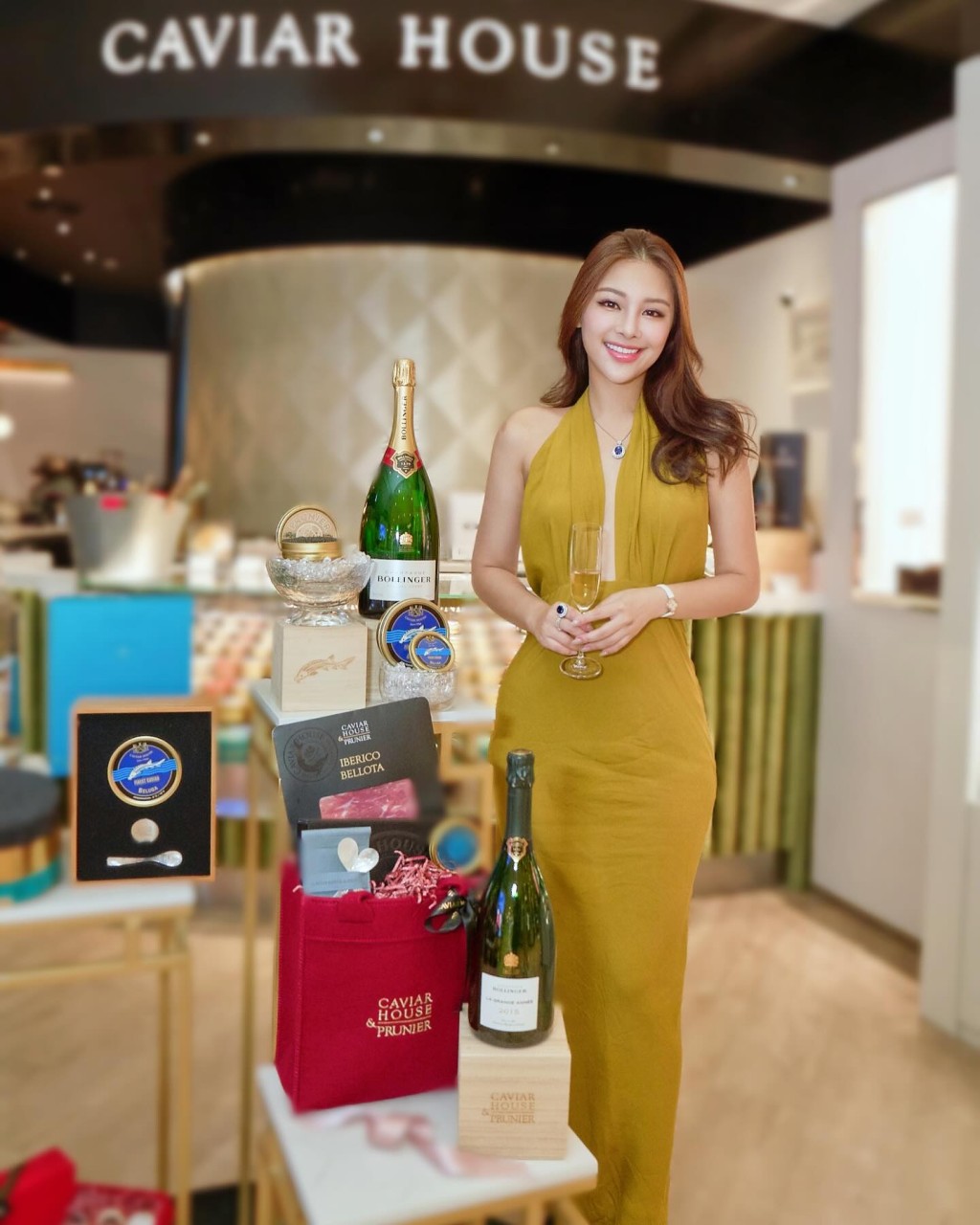 "Top 100 gương mặt đẹp nhất thế giới" bỏ học thi Hoa hậu nay bị tố lừa đảo hơn 19 tỷ l29 1746885063410842464751 1746930352702 17469303530561769697502